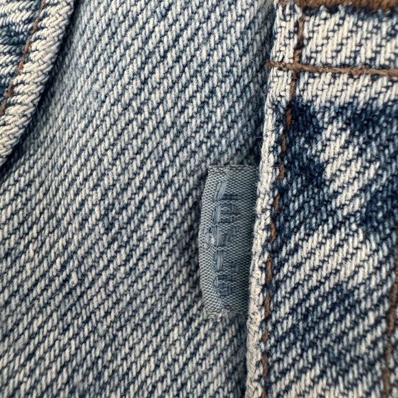 Vintage Silver Tab Levi denim shorts - Picture 7 of 10